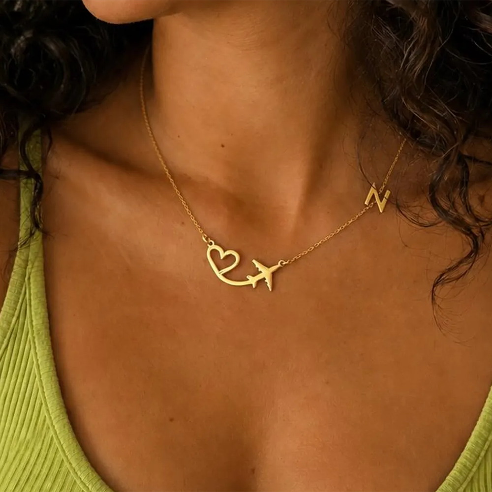 Engraved Name Necklace - パーソナライズされたハート飛行機イニシャルペンダントネックレス女性用カスタムレターステンレススチールジュエリーママ誕生日クリスマス