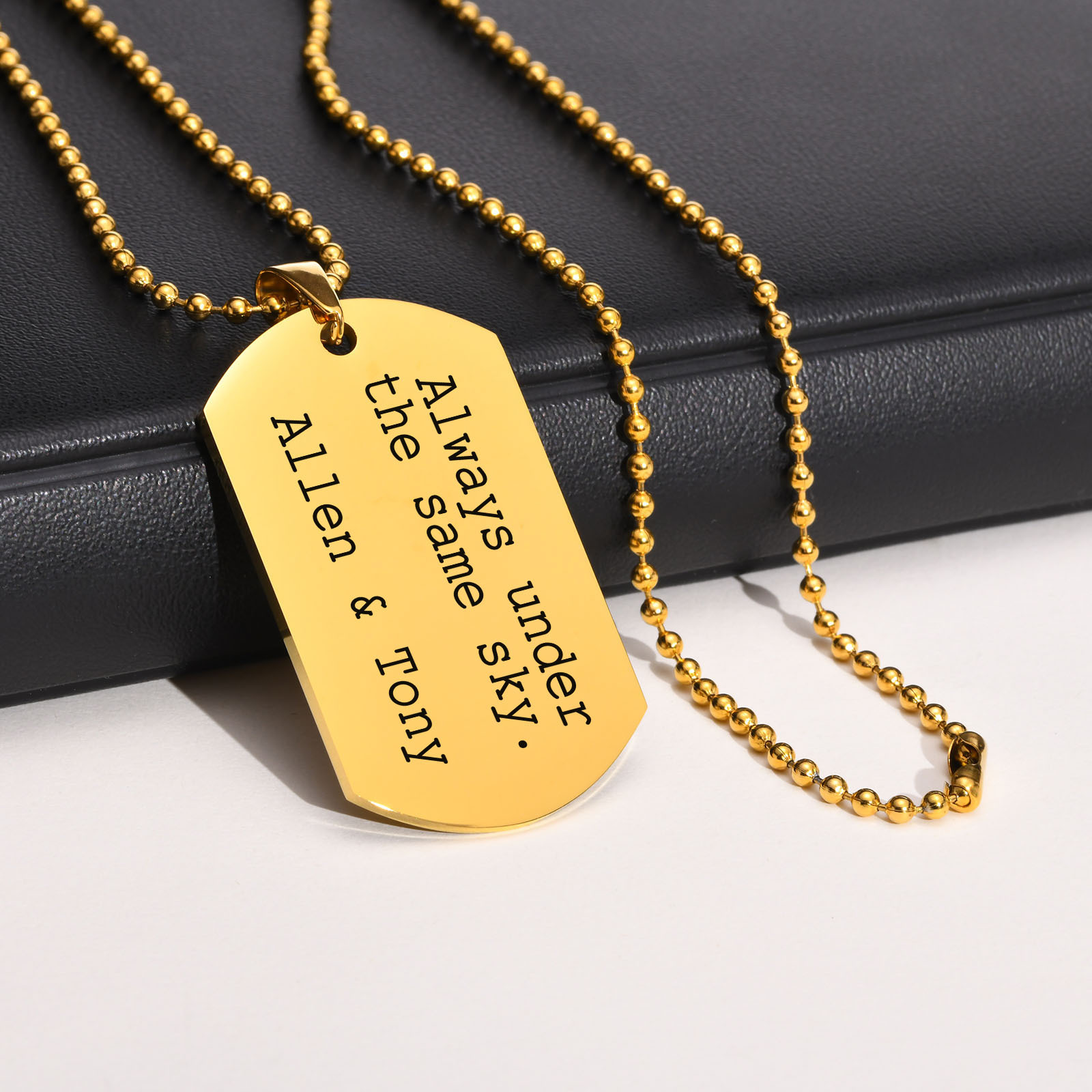 Mens Dog Tag Necklace - 男性用のパーソナライズされた色とりどりのネックレス,ステンレス鋼,犬のタグが付いたペンダント,名前,愛,バレンタインデーのギフト