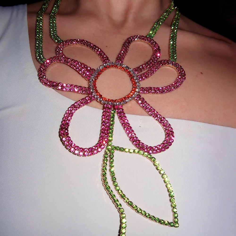 Crystal Choker Necklace - カラフルなクリスタルフラワーステートメントネックレス光沢のあるピンクグリーンラインストーンフローラルチョーカー女性用ナイトクラブステージショーアクセサリー