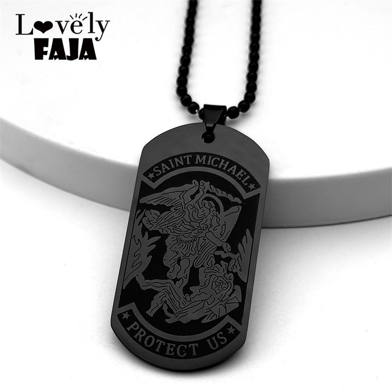 Mens Dog Tag Necklace - サントマイケルは、男性と女性のための大天使のペンダント、ステンレス鋼の犬のタグ、金色のビーズチェーン、車の装飾品を私たちを保護します