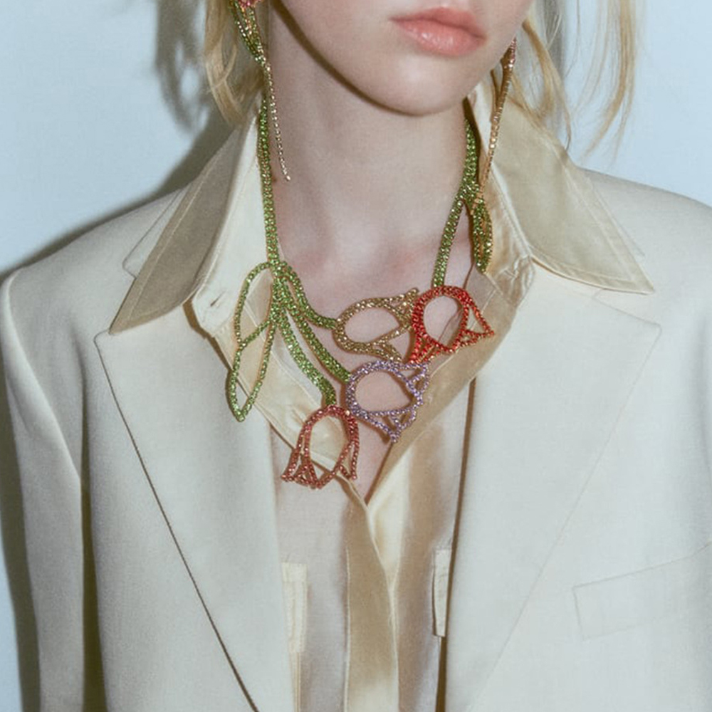 カラフルなクリスタルフラワーステートメントネックレス光沢のあ - Crystal Choker Necklace のレビューと価格