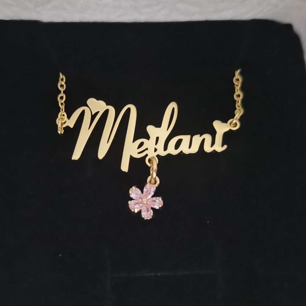 Leechee-子供のための小さなペンダントネックレス,カス - Engraved Name Necklace のレビューと価格