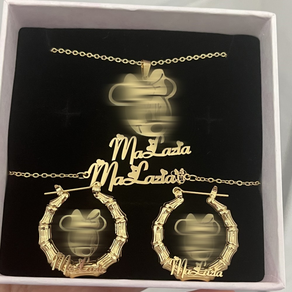 子供のためのパーソナライズされた文字のジュエリーセット,漫画 - Engraved Name Necklace のレビューと価格