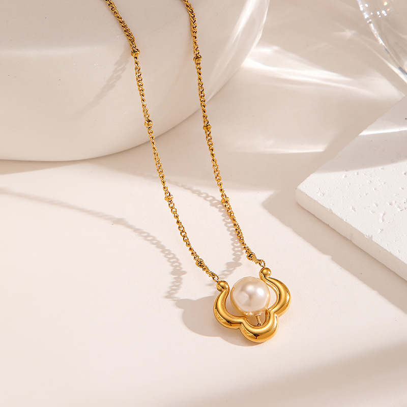 中国風の幸運の縁起の良い雲真珠ペンダントネックレス女性のため - Crystal Choker Necklace のレビューと価格