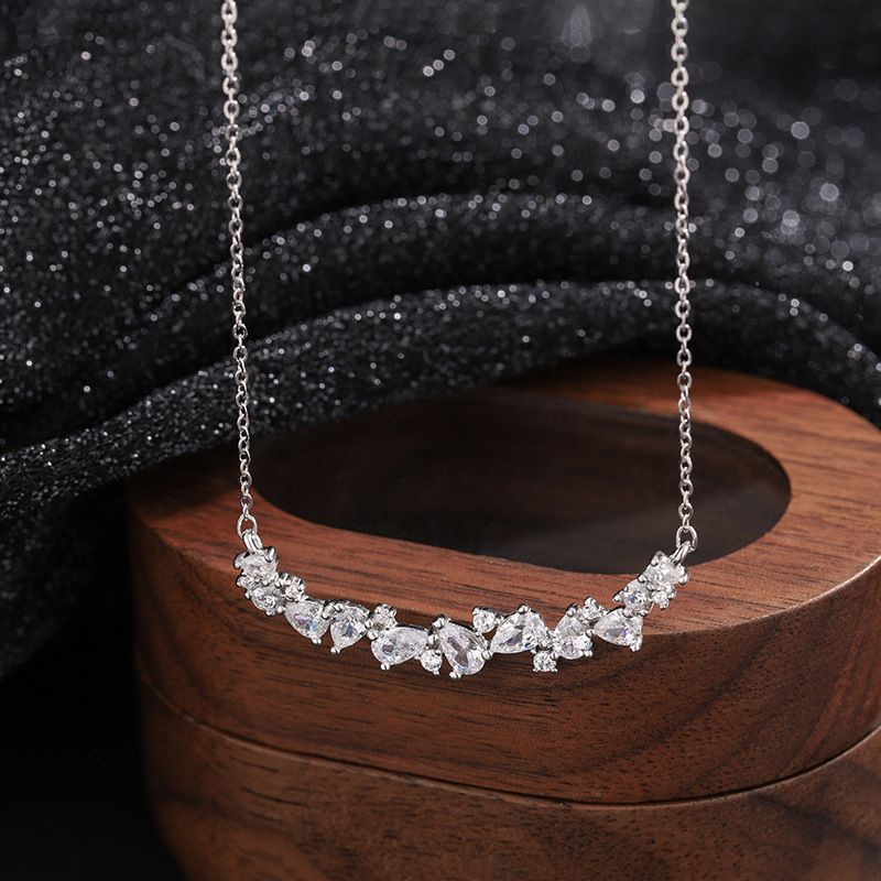 2.8カラット モアサナイト ネックレス エレガント 925 - Crystal Choker Necklace のレビューと価格